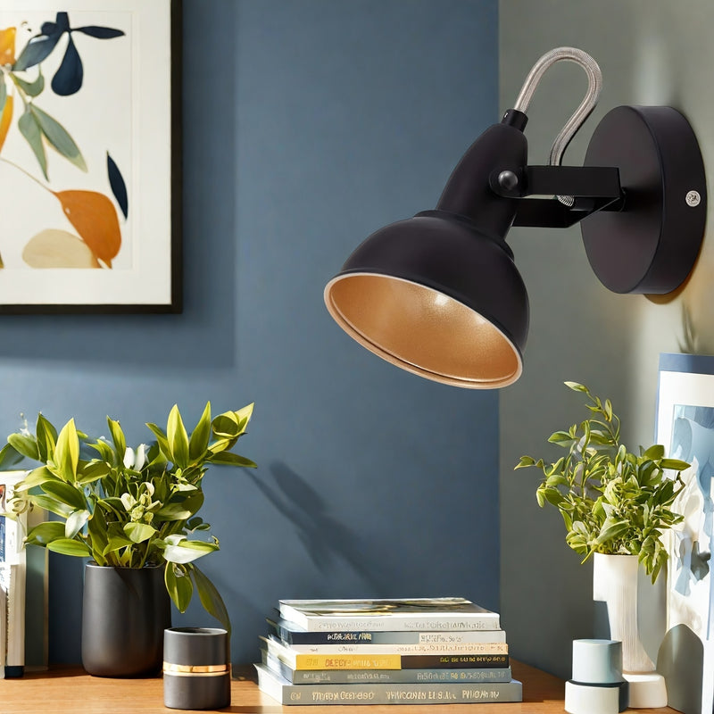 1 pza. Lámpara de pared giratoria industrial moderna, negro mate-dorado, aplique de pared de hierro fundido ajustable, 40W, cableado, ubicación seca, accesorio de iluminación para el hogar