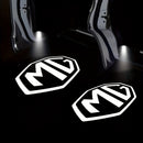 Luces Decorativas para Coche - 4 Piezas con Logo MG, Encendido Automático al Abrir Puerta, Blanco, Universal para Autos, Regalo Perfecto para Hombres y Mujeres, Sin Batería Incluida, Iluminación de Apertura, Diseño Elegante, Carcasa Texturizada, Accesori