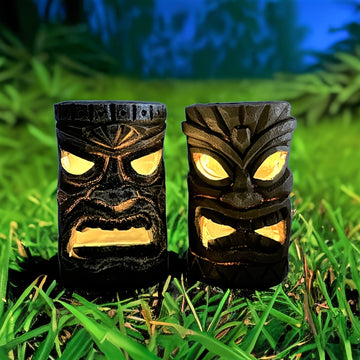 XXOASIS Luz de Estatua Tiki con Energía Solar - Diseño de Tótem Hawaiano con Ojos Luminosos, Decoración de Jardín en Resina Roja y Negra para Césped, Patio, Porche, Estanque y Ocasiones Festivas, Regalo de Iluminación Exterior Recargable, Decoraciones pa