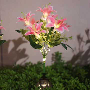 Lámpara solar con 7 flores de lirio y 42 cuentas, decoración rosa para jardín, patio y exterior
