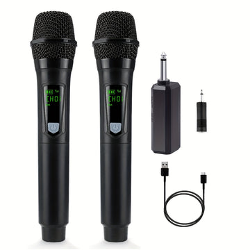 Este micrófono inalámbrico portátil y multifuncional cuenta con un diseño dinámico y viene con tres baterías recargables, lo que lo hace ideal para cantar al aire libre y hacer karaoke.