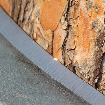 Raspador de Corteza Manual Resistente - con Hoja Curva Afilada, Mango Antideslizante para Jardinería y Paisajismo, Construcción en Acero al Manganeso para Podar Árboles, Preparación del Suelo, Pelado de Corteza - Herramienta Profesional y Doméstica, Dise