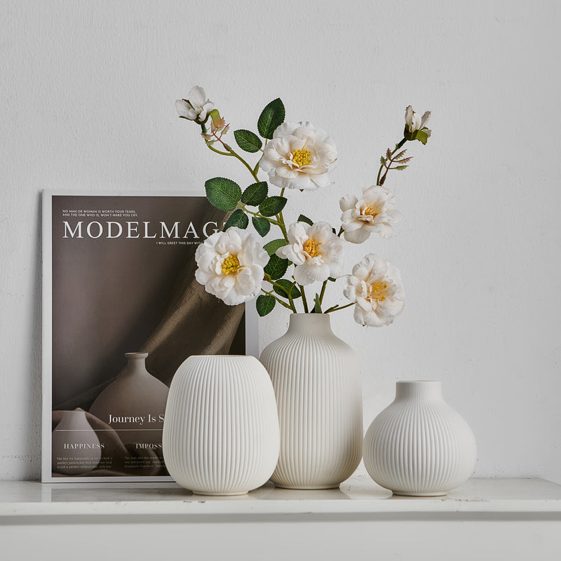 Juego de 3 Jarrones de Cerámica a Rayas Blancas – Estética Boho, Decoración Minimalista Moderna para Sala de Estar, Entrada, Mesa de Café | Diseño Geométrico Acanalado, Ideal para Decoración de Hogar a la Moda