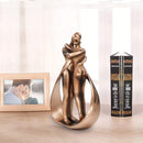 1PC Estatua De Abrazo De Amantes Románticos Abrazo Parejas Beso Resina Decoración De Arte Hogar Escritorio Moda Creativa Decoración 10.24 '' × 6.10 '' × 2.36 '' Estatua De Aniversario De Bodas Regalo De Cumpleaños