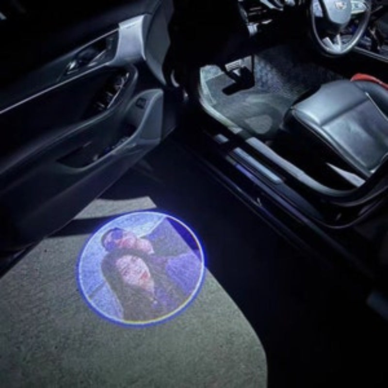 Luces LED de Bienvenida Inalámbricas con Proyector para Puertas de Coche, Luces de Cortesía con Sombra para Puddle, Proyección de Alta Calidad, Iluminación Eficaz y Estilosa, Ideal para Conductores Tecnológicos