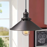 Pantalla de Lámpara de Metal de Estilo Industrial Moderno - Diseño Versátil de Cono de Hierro para Colgantes de Techo y Accesorios de Iluminación