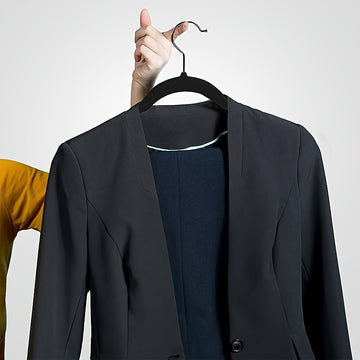 5 piezas de perchas de moda de alta visibilidad de terciopelo negro, perchas estándar para adultos con tipo de hombro ancho, antiarrugas y anti-secado para uso húmedo, para mantener la ropa plana, despedida al desorden en los armarios, solución práctica