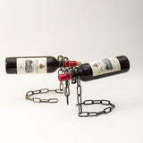 Estante de bebidas minimalista y creativo de estilo europeo con diseño de cadena para exhibir favoritos rojos.