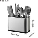 Un organizador de cubiertos de plata, un soporte de utensilios de cocina de encimera, un soporte de bolas de acero inoxidable, con un diseño de 4 compartimentos para organizar utensilios, cucharas y tenedores.
