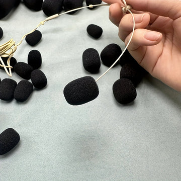 3/6 piezas de protector de micrófono de lluvia chic con tapones auriculares, manguito de viento de espuma y boquilla de esponja - Negro, reducción de ruido y agarre cómodo para accesorios de micrófono de teléfono, accesorios de micrófono, agarre cómodo,