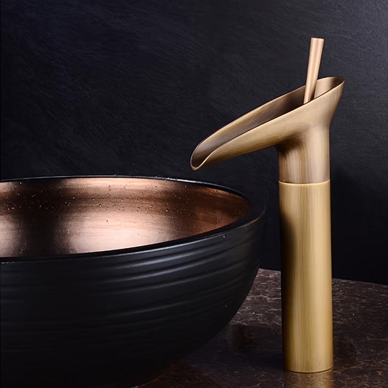 Grifo de baño de estilo europeo antiguo, con doble función de agua caliente y fría, grifo de fregadero de cocina de estilo cascada de latón que no requiere electricidad, y accesorios de baño de lujo modernos.