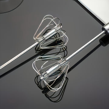 1 pieza de mezclador portátil inalámbrico - 4 velocidades, batidor de huevos de metal, adecuado para hornear y cocinar, herramientas portátiles para calentar crema, harina y huevos, accesorio de cocina esencial, mango ergonómico, diseño compacto y resist