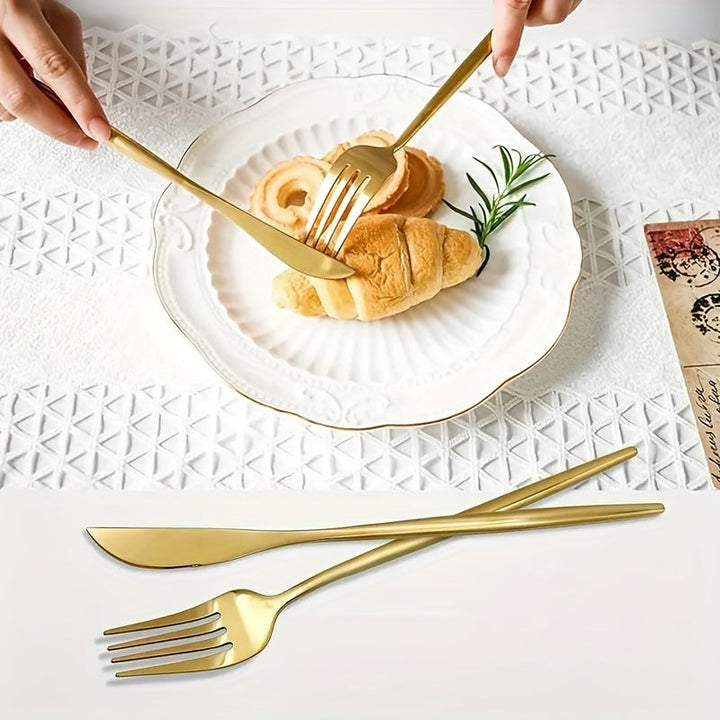 Juego de cubiertos de acero inoxidable dorado pulido, 16/24/32 piezas, en caja de regalo, incluye tenedor, cuchillo y cuchara, apto para lavavajillas, ideal para Navidad, Halloween, Pascua, 4 de julio y otras celebraciones