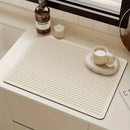 1 pieza de Tapete para Platos Moderno y Minimalista de Secado Rápido - Goma para Encimeras de Cocina, Máquinas de Café y Bares - Absorbente con Diseño Elegante de Línea Blanca, Accesorio para Estación de Café | Diseño de Líneas Elegantes