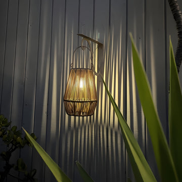 Lámparas solares para exteriores con brillo cálido - Luces de patio de jardín duraderas de plástico para barbacoa, césped y decoración de patio, instalación fácil con tiras adhesivas, decoración de patio al aire libre, iluminación de césped, iluminación