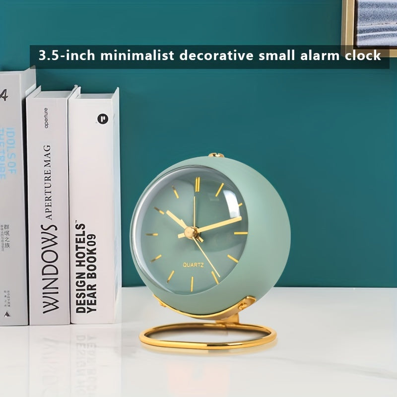 Reloj de Escritorio Silencioso de Inspiración Nórdica con Manecillas Luminosas - Funciona con Pilas, Despertador Redondo de Metal para Estudiantes y Decoración del Hogar