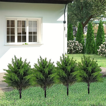 2 piezas de árboles artificiales de cedro grande con enchufe de tierra - Plástico duradero resistente a la radiación UV para decoración de vacaciones al aire libre e interior, patio, jardín, porche - Aspecto natural para todas las estaciones, sin manteni