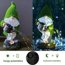 Estatua de gnomo de jardín de resina alimentada por energía solar con luces LED para decoración de césped y jardín exterior impermeable