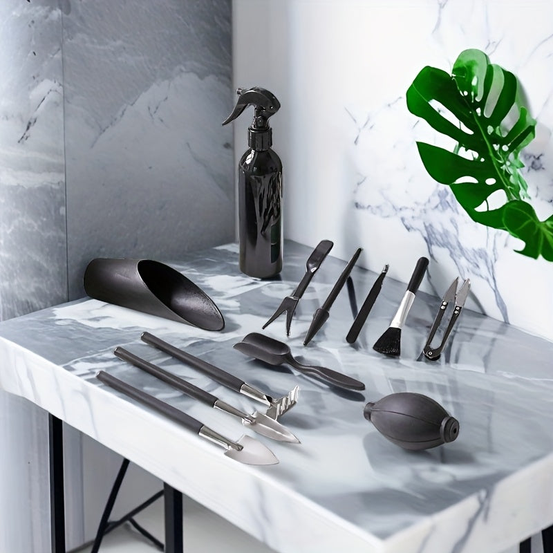 Juego de Herramientas de Jardinería Mini de 15 Piezas para Suculentas y Plantas Pequeñas - Kit Duradero de Plástico/Metal Negro con Mangos, Incluye Paleta, Pala, Botella de Spray y Más - Perfecto para el Cuidado de Plantas de Interior y Micro Paisaje, He