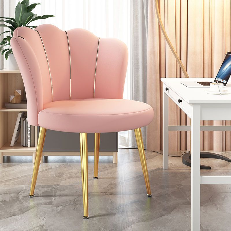 Silla de comedor nórdica ergonómica con marco de metal dorado - Forro negro, cómoda para oficina y juegos, ideal para el hogar, salón o dormitorio, perfecta para el trabajo, la relajación y ocasiones especiales, silla de oficina ergonómica, mueble versát