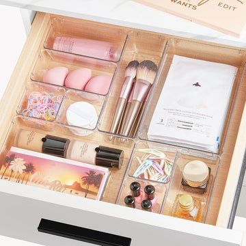 Juego de 25 piezas de organizadores de cajones de plástico transparente, 4 tamaños versátiles para baño y tocador, bandejas de organización para maquillaje, dormitorio, gadgets de cocina, utensilios y oficina.