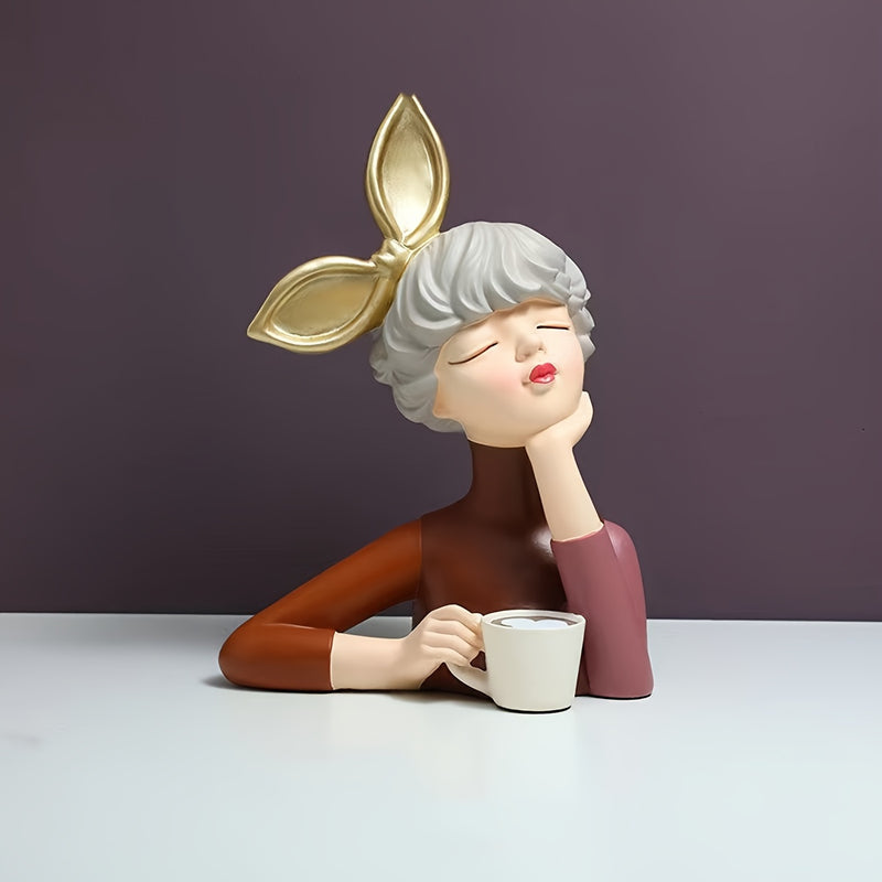 Figura Contemporánea de Resina de Chica del Café – Decoración Artística con Símbolo de Paz, Diseño Pintado a Mano con Orejas de Conejo y Gafas, Perfecta para Decoración de Hogar u Oficina