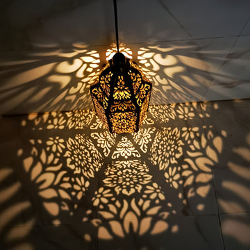 Linternas Solares de Metal de Inspiración Marroquí para Jardín Exterior - Luces Solares Decorativas Colgantes para Patio, Camino, Jardín, Porche y Patio Trasero, Batería de Níquel de 600mAh, Decoraciones de Jardín