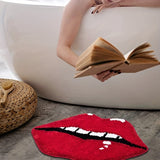 Alfombra de Baño Antideslizante con Labios Rojos de Peluche - Diseño Divertido de Labios Mordiendo, Absorbente y Lavable a Máquina, Alfombra de Ducha Ovalada con Base de TPR, Mezcla de Poliéster Suave para Decoración de Baño, Grosor de 2.5cm