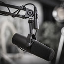 Microfono Dinámico Profesional SM7B - Micrófono de Estudio con Conector XLR, Diseño Resistente y Antigolpes, Incluye Paravientos Desmontable - Para Podcasting, Streaming, Locución - Voces Cálidas, Amplia Respuesta de Frecuencia - Compatible con Estudios