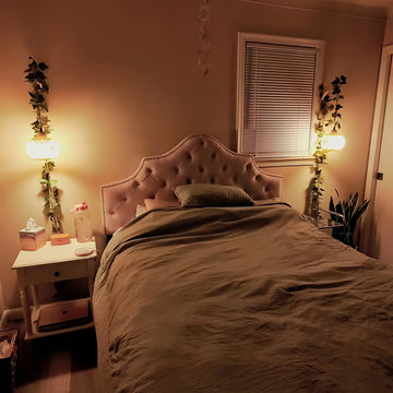 Lámpara de pared de bambú ligero, lámpara de pared rústica de granja, lámpara de pared de mimbre con cordón de enchufe americano, lámpara de rattán tejida a mano, lámpara bohemia para sala de estar dormitorio, base E26 E27 (bombilla no incluida)