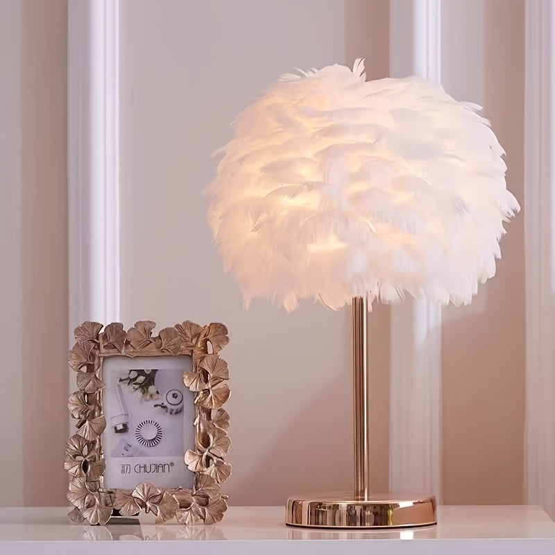 Linterna de plumas artificiales estilo bohemio con base dorada de lujo ligero + lámpara de escritorio USB regulable, tono cálido y romántico en crema, decoración creativa DIY para chicas, iluminación festiva, regalo ideal, ambientador hogareño - perfecta