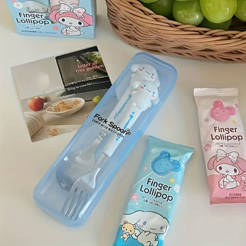 Juego de Cubiertos de Acero Inoxidable de Sanrio con Dibujos Animados 2pcs - Tenedor y Cuchara Portátiles con Mangos de Personajes Adorables para Uso en la Comida y la Cocina