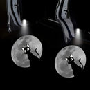 2 piezas de Luz de Bienvenida con Proyección Lunar y Gato LED - Función de Encendido Automático en la Puerta del Coche, Alimentado por Baterías (Baterías No Incluidas) - Regalo Perfecto para San Valentín, Día de la Madre, Día del Padre, Halloween y Mardi