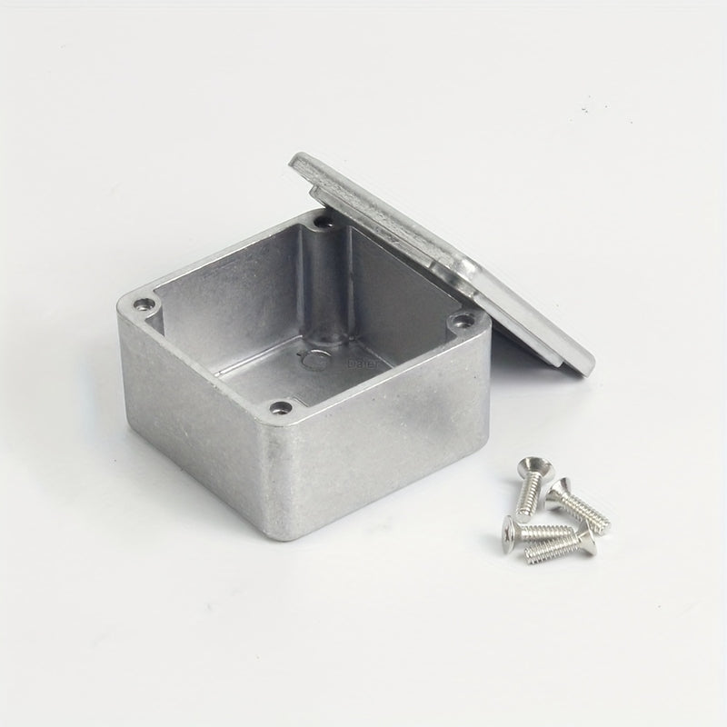 1590LB Caja De Efectos De Guitarra Pedal Caja De Aluminio Fundido A Presión De Metal 1.99 "X 1.99" X 1.22 "Pulgadas 50.5mm X 50.5mm X 31mm Tamaño De La Carcasa Caja De Aluminio Lisa Con Pies De Goma