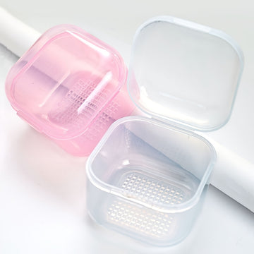 Un dispositivo de desinfección de herramientas de uñas de alta calidad con un diseño transparente cuadrado y accesorios de limpieza de cabeza de pulido.