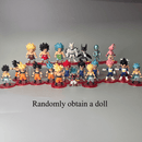 21 figuras de personajes populares del anime, incluyendo a los héroes Saiyan como Bulma, Vegeta y Piccolo, Frieza. Recibe 1 pieza al azar para decoración de escritorio