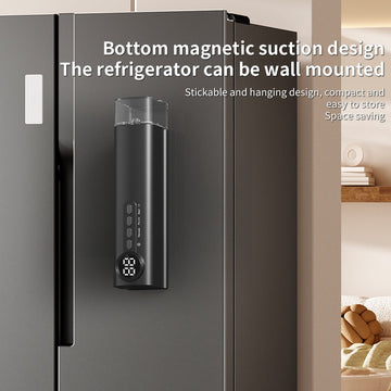 Un dispositivo de sellado hermético compacto alimentado por USB para la conservación de alimentos, con funcionamiento automático, pantalla digital, succión potente de 62Kpa, capacidades para inflar y extraer, un depósito de agua y un diseño magnético par
