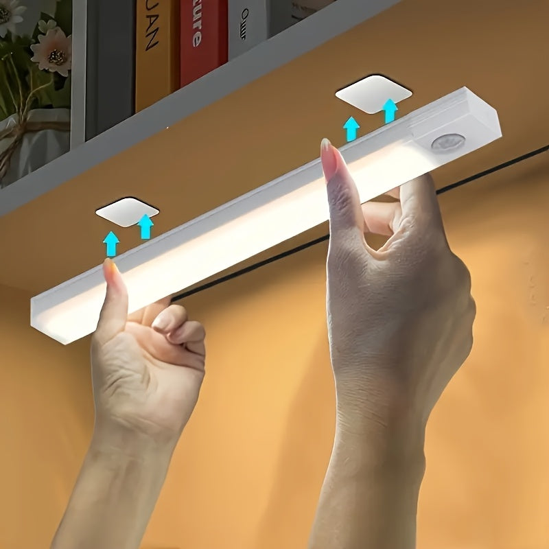 Luz sensible al control de voz LED, con patrón de rayas moderno, montaje de techo independiente, regulable, decoración de metal cepillado, sombra de plástico, batería de litio recargable, carga USB, adecuada para dormitorio, cocina, sala de estar - Luz b