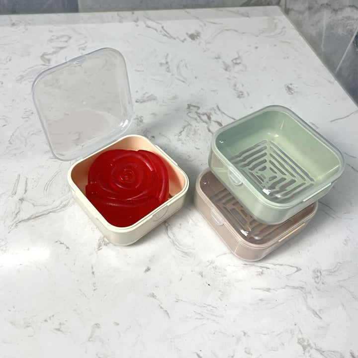 1pc Caja De Jabón Cuadrada De Plástico, Contenedor De Jabón De Viaje Con Tapa, Estuche De Jabón Portátil, Caja De Jabón Sellada A Prueba De Polvo, Plato De Jabón Con Drenaje Para Viajes, Camping, Gimnasio, Accesorios De Baño Esenciales