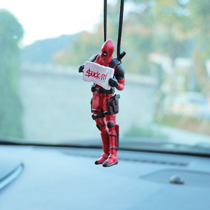 Espejo retrovisor de coche con colgante de dibujos animados MARVEL Deadpool - Figura de acción roja y negra con espada, decoración interior de coche duradera de PVC, regalo perfecto para fanáticos de Marvel, decoraciones de coche, diseño juguetón, constr
